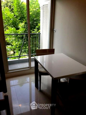 Condos for sale : 1-BR Condo At The Crest Sukhumvit 49 Near BTS Thong Lor (ID 3279606)