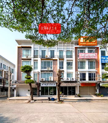 Home office for rent Bangkok : Fully furnished 4-story home office, (Romklao-Suvanabhumi) | **Rent 40,000 Baht | Viewing Add Line @property.ma