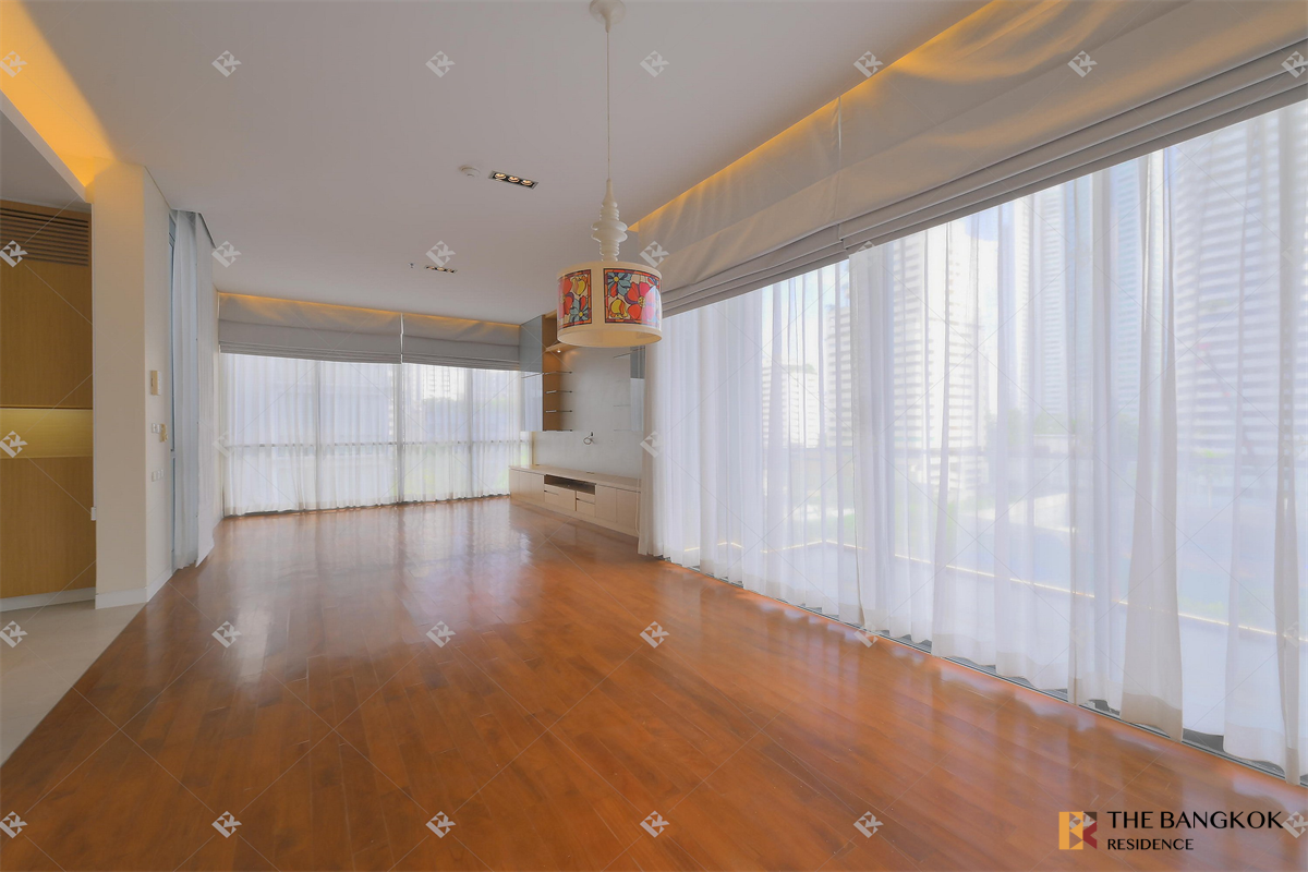 picture Domus 16,18 near BTS Asok - 1/10