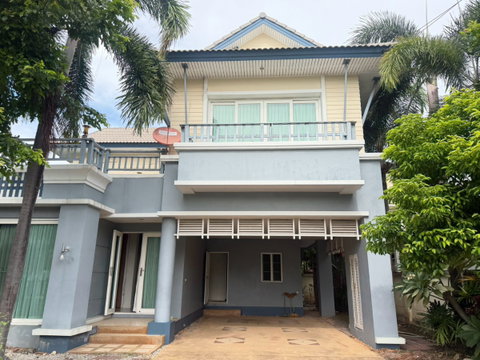 CASALUNAR — SEAVIEW HOUSE FOR RENT A spacious 2-storey home with a large private balcony and an unobstructed sea view.