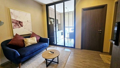 T284 Condo for rent The Line Wongsawang, next to MRT, beautifully decorated. There is a washing machine. Ready to move in immediately. Special price!