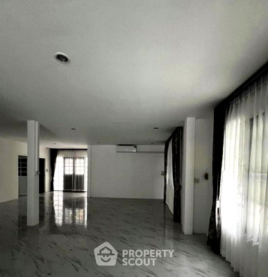 บ้านเดี่ยว กรุงเทพมหานคร : บ้าน 5-ห้องนอน ใน พลับพลา (ID 3271266)