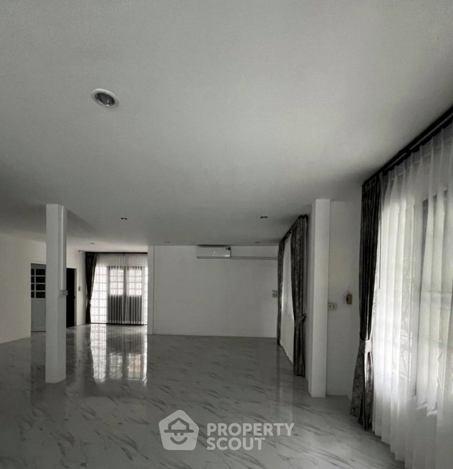 รูป บ้าน 5-ห้องนอน ใน พลับพลา (ID 3271266) - รูปที่ 1/7