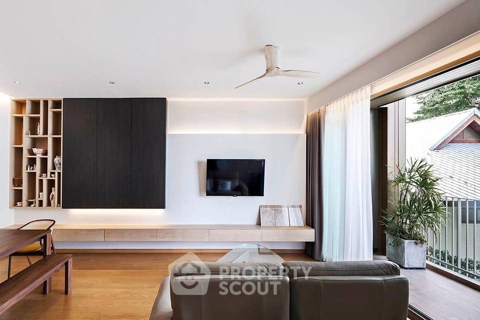 picture 2-BR Condo at Supreme Legend Condominium near MRT Khlong Toei (ID 2788946) - 1/11