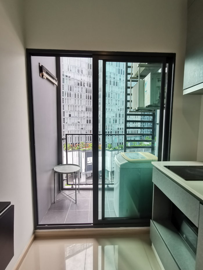 picture spacious 1BR for rent at IDEO New Rama 9. Ready to move in. - 10/15