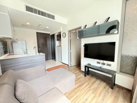 1 ห้องนอน | 1 ห้องน้ำ | BTS Ekkamai | 35 ตร.ม. | 18,000 บาท/เดือน | ชั้น 3 — Ceil By Sansiri Ekkamai