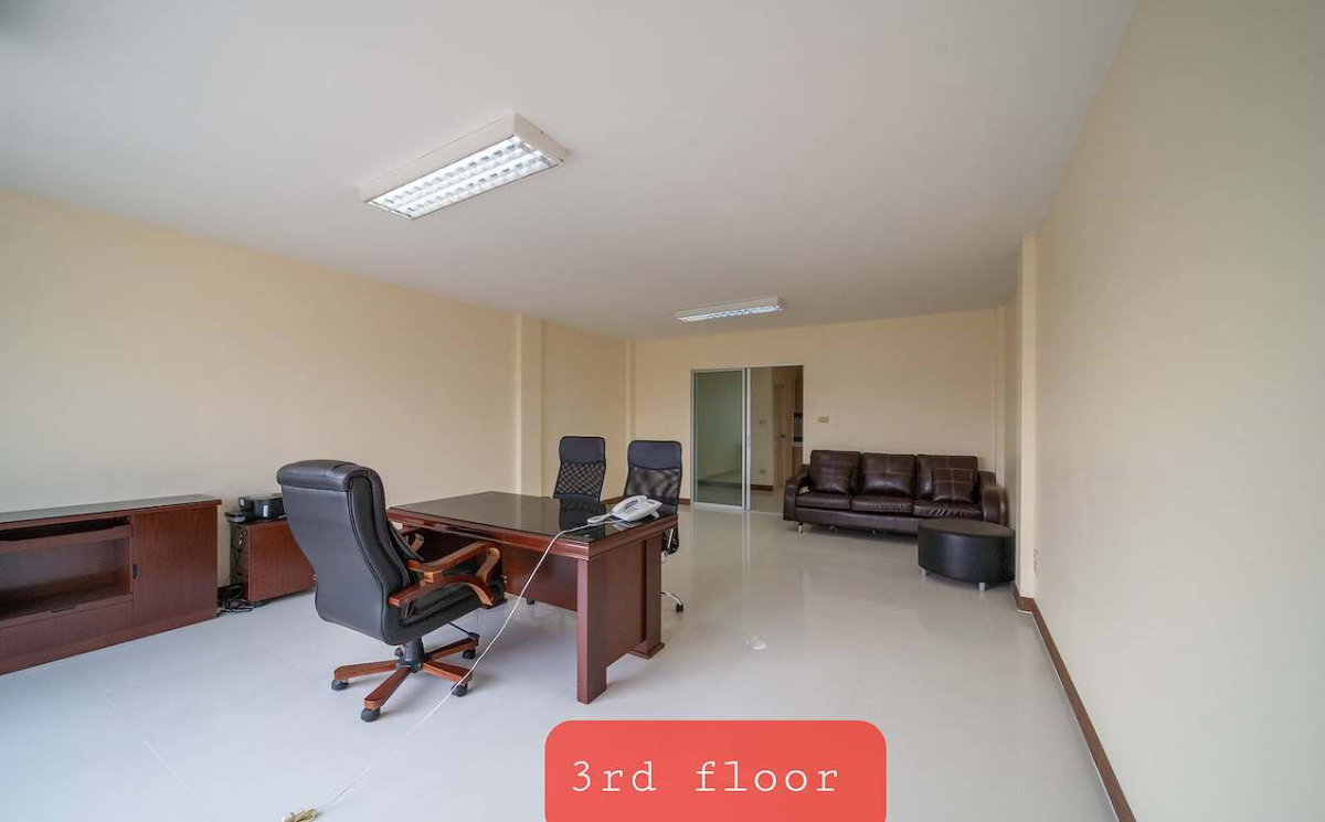 รูป โฮมออฟฟิศทันสมัย ตึก 4 ชั้น (ร่มเกล้า-สุวรรณภูมิ) | RK Office Park **ค่าเช่า 40,000 บาท | ได้เฟอร์ตามรูป นัดชมได้ แอดไลน์ ID :@property.ma - รูปที่ 3/13