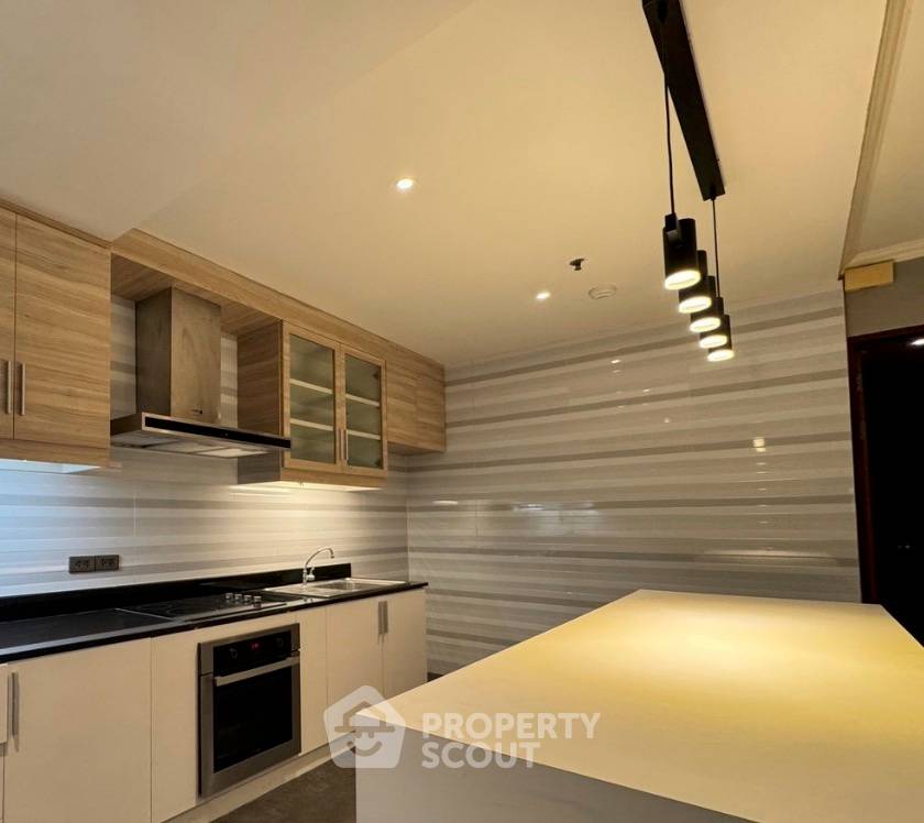 picture 2-BR Condo at Baan Suanpetch Condominium near BTS Phrom Phong (ID 3270371) - 5/8