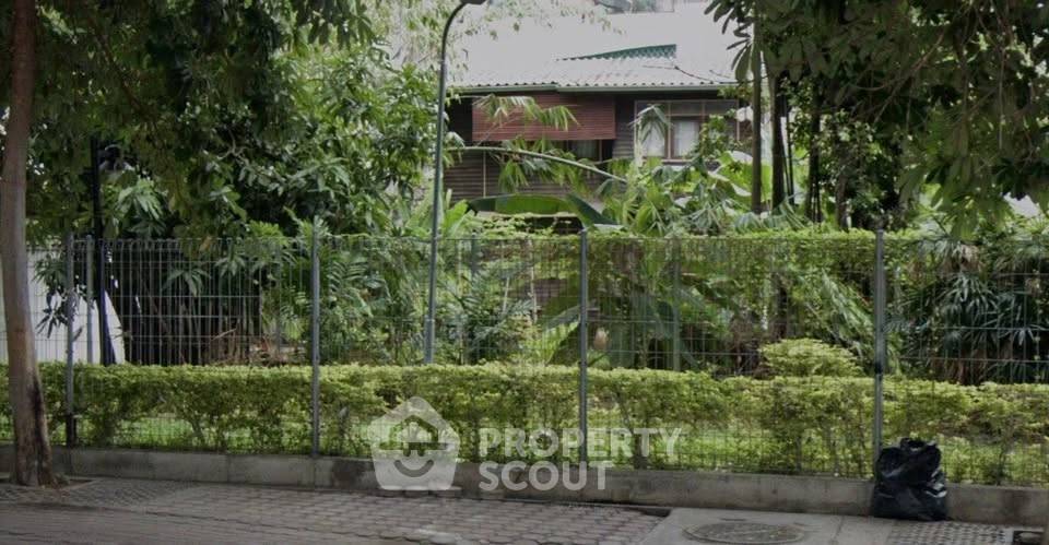 picture Land For Rent 300m From BTS Surasak, Sathon (ID 3280314) - 2/8