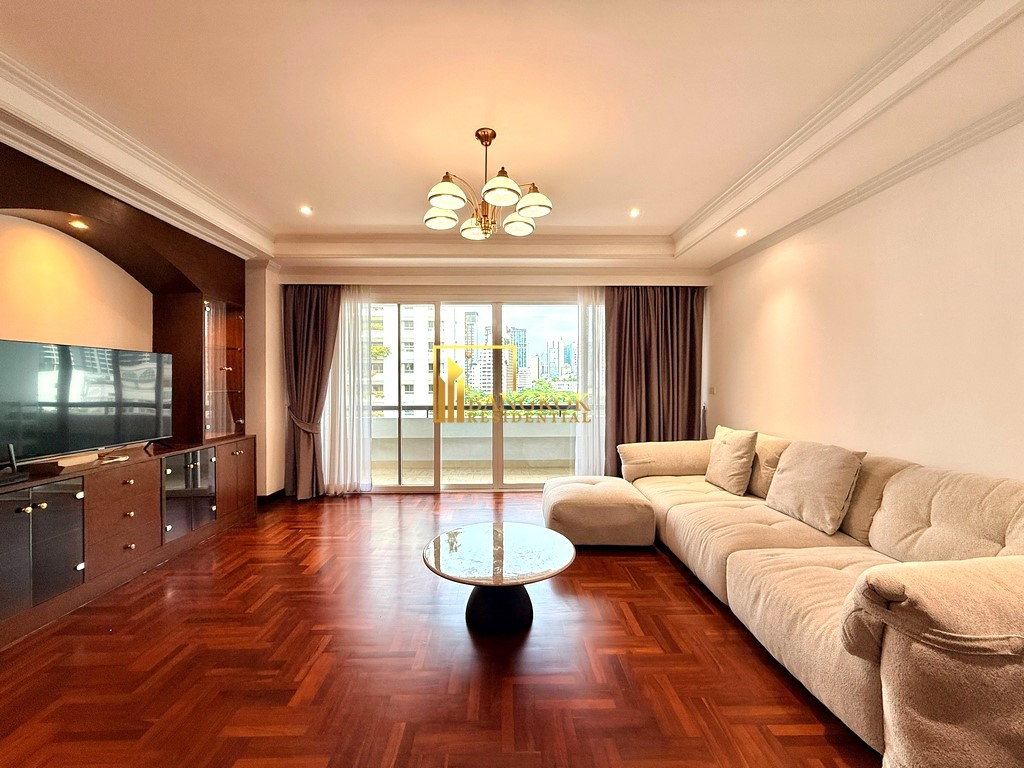 รูป Spacious 3 Bedroom Apartment For Rent in Phrom Phong Area - BR21180AP - รูปที่ 2/44