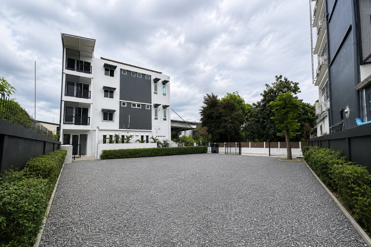 picture #HHR90 For Rent: 4-Story Home Office 📍 Town in Town - Pradit Manutham - 1/39