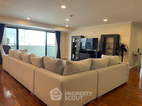 3-BR Condo at Casa Viva Condominium near BTS Ekkamai (ID 3280361)