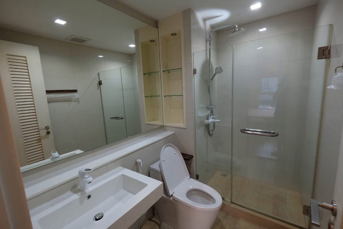 picture Ivy Sathorn 10 - 7/11