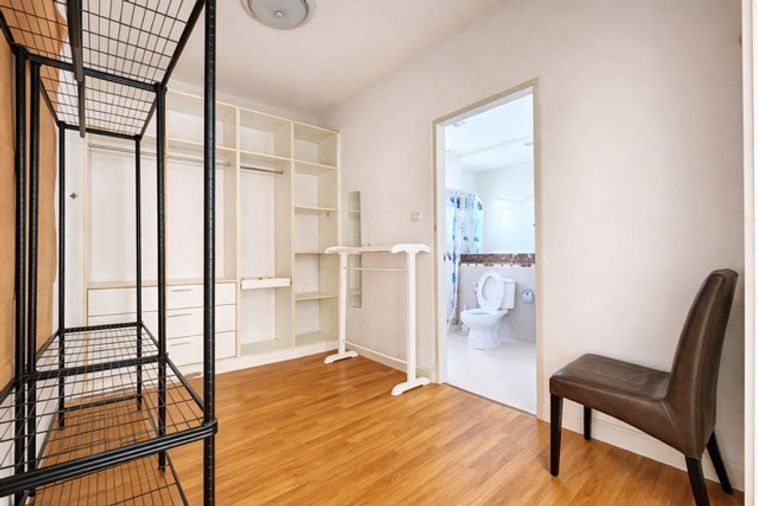 3-bed house for rent, 280 sqm, 70 sq wah, Khlong Sam Wa