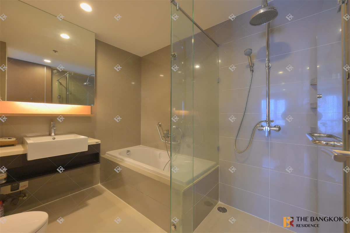 picture 15 Sukhumvit Residences Room available, ready to move in near BTS Nana - 1/10