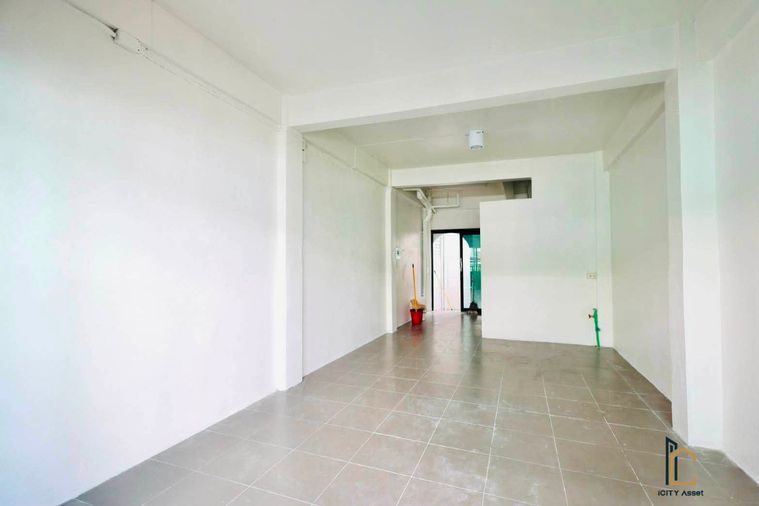 4-bed townhouse for rent, 180 sqm, 25 sq wah, Sathon