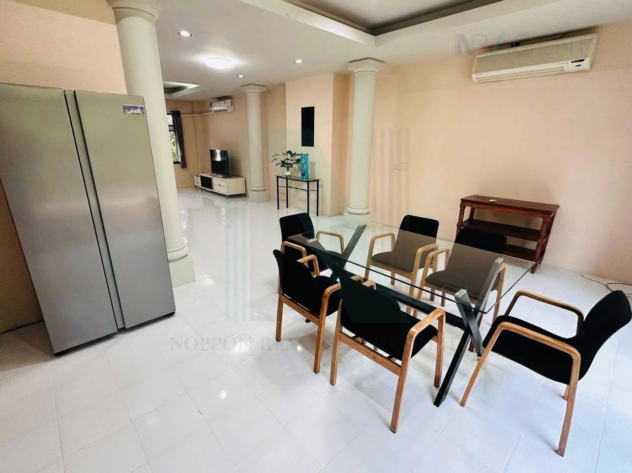 รูป 📌 ให้เช่าทาวน์เฮาส์ 4 ชั้น ชิชา คาสเซิล 3 ห้องนอน 4 ห้องน้ำ - รูปที่ 3/8
