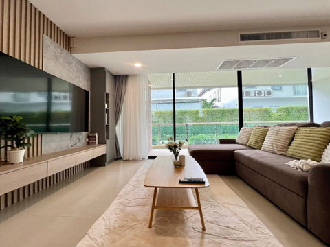ขายคอนโดหรู 4 ห้องนอน โครงการ Gardenia Pattaya ชื่อต่างชาติ