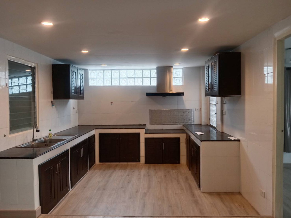 picture House for rent near MRT Sutthisan Tel.0999983897  - 6/31