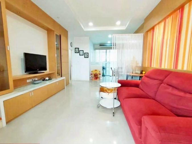 ขายทาวน์โฮม 2 ห้องนอน 167 ตร.ม. 20 ตร.ว. บ้านกลางเมือง เอสเซ้นส์ อ่อนนุช - วงแหวน