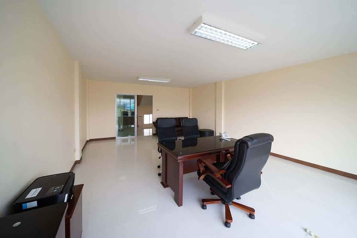 รูป โฮมออฟฟิศทันสมัย ตึก 4 ชั้น (ร่มเกล้า-สุวรรณภูมิ) | RK Office Park **ค่าเช่า 40,000 บาท | ได้เฟอร์ตามรูป นัดชมได้ แอดไลน์ ID :@property.ma - รูปที่ 8/13