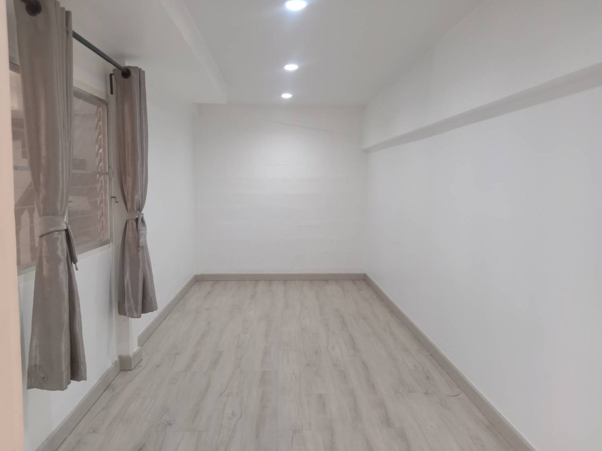 picture House for rent near MRT Sutthisan Tel.0999983897  - 11/31