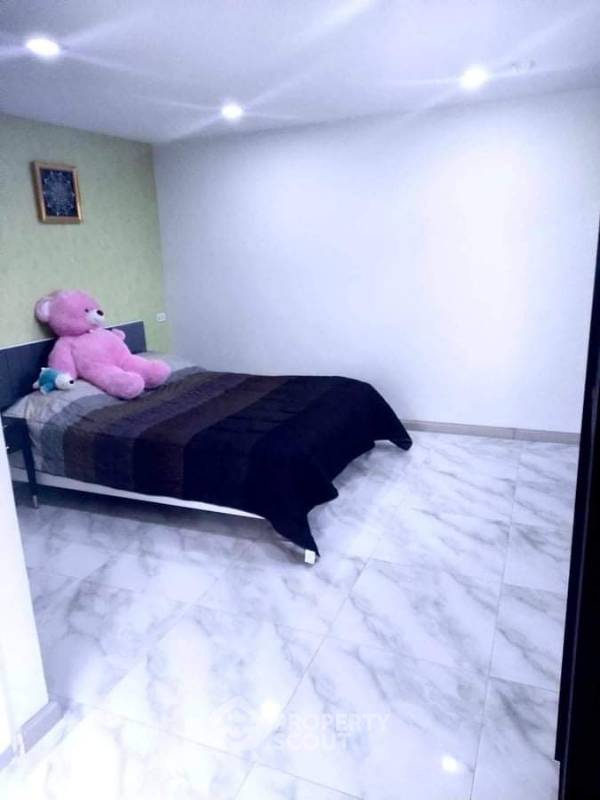 picture Pet-Friendly 2-BR At Grand Park Town Condominium (ID 739749) - 5/26