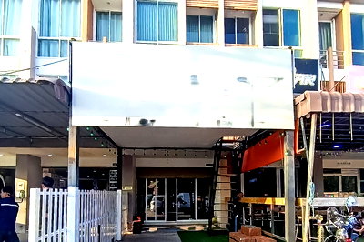 เช่าสำนักงาน ชลบุรี : 3 Storey Commercial Building for Rent Siam Country Club 4 Bed