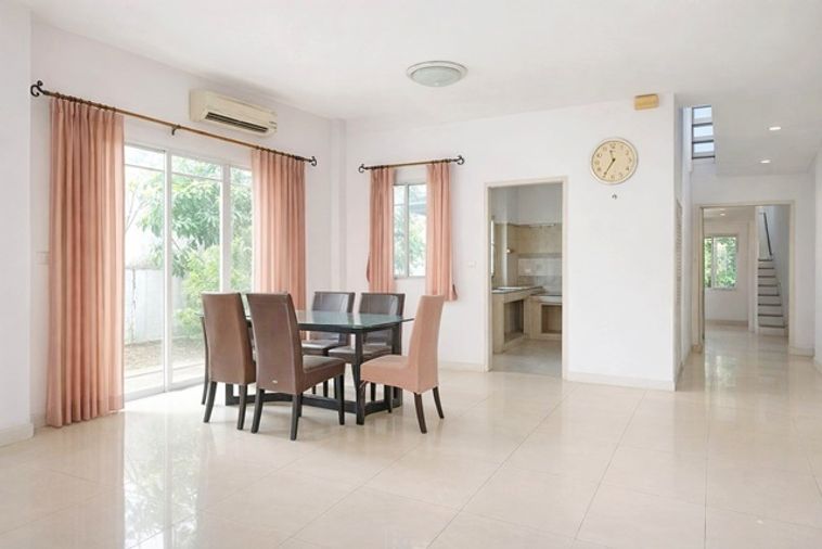 3-bed house for rent, 280 sqm, 70 sq wah, Khlong Sam Wa
