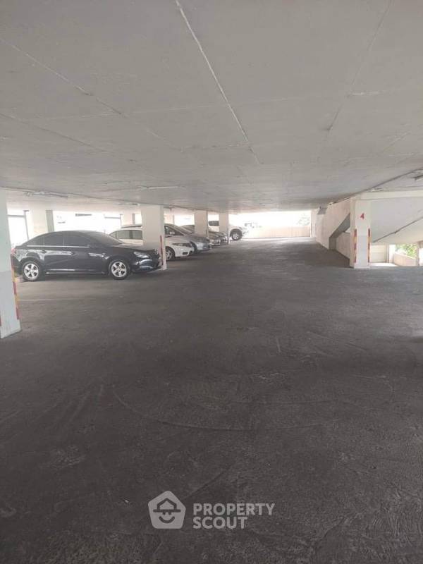 picture Pet-Friendly 2-BR At Grand Park Town Condominium (ID 739749) - 12/26