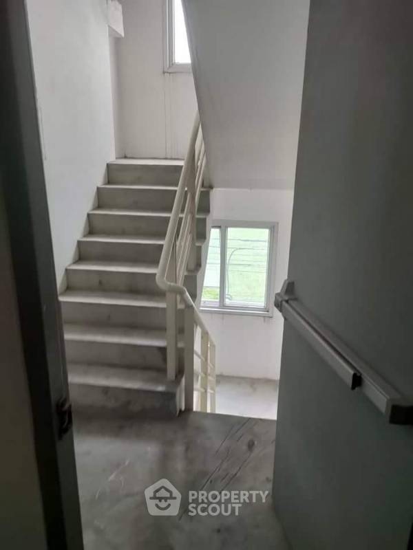 picture Pet-Friendly 2-BR At Grand Park Town Condominium (ID 739749) - 18/26