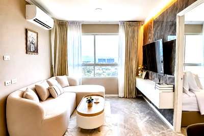 Condos for sale : 1 Bed Condo for Sale Lumpini Ville Naklua Wong Amat Sea View