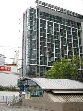 ให้เช่า Ideo huaykhwang 🚝 50ม. ถึง MRT ห้วยขวาง ใกล้ม.หอการค้า สนใจแอดไลน์ @best_condo