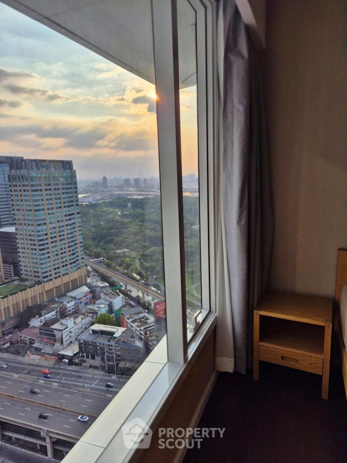 รูป คอนโด 2 ห้องนอน ชั้น 30 The Saint Residences ใกล้ MRT พหลโยธิน 100 ม. (ID 3025955) - รูปที่ 4/14