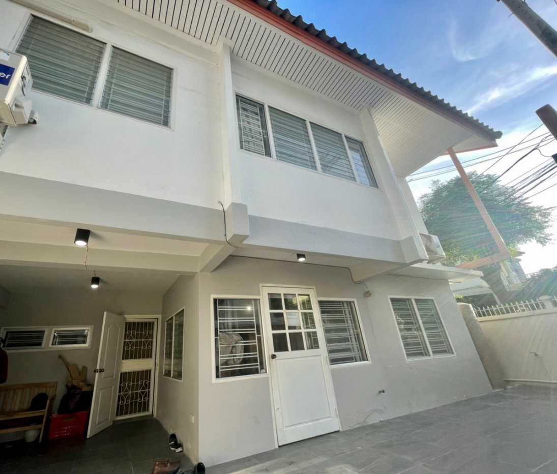 picture House for rent near MRT Sutthisan Tel.0999983897  - 1/31