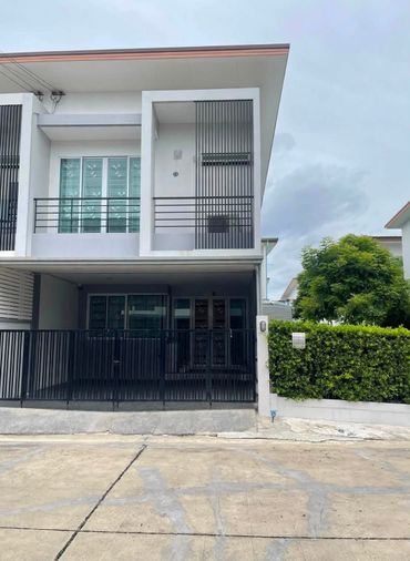 3-bed townhouse for sale, 32.6 sq wah, The Miracle Plus Petchkasem 63 Phase 2