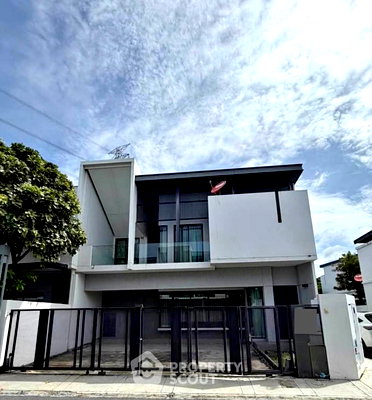 Townhouses for sale Bang Plee Samut Prakarn : 3-BR Townhouse at VIVE Bangna KM.7 in Bang Kaeo (ID 3273851)
