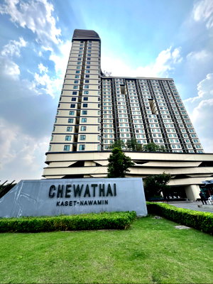 ขายคอนโด : ขายด่วน✨คอนโด ชีวาทัย เกษตร–นวมินทร์ (Chewathai Kaset–Nawamin)  เฟอร์ฯ+ เครื่องใช้ไฟฟ้าครบ พร้อมอยู่ เปลี่ยนพื้นใหม่ทั้งห้อง 🔥 ใกล้รถไฟฟ้า BTS เกษตร