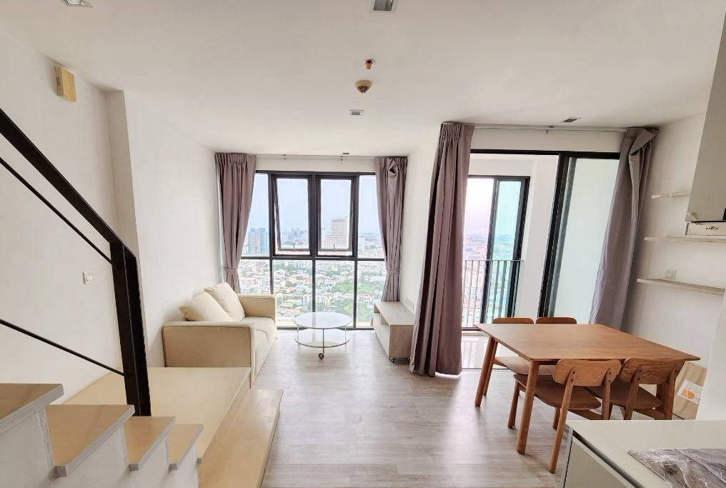 รูป ขาย คอนโด IDEO Mobi Sathorn (ไอดีโอ โมบิ สาทร) ติด BTSกรุงธนบุรี ห้อง Duplex ชั้นสูงวิวเมือง 61.29 ตร.ม.2 ห้องนอน 2 ห้องน้ำ เพียง 7.5 ล้านบาท!  - รูปที่ 1/40