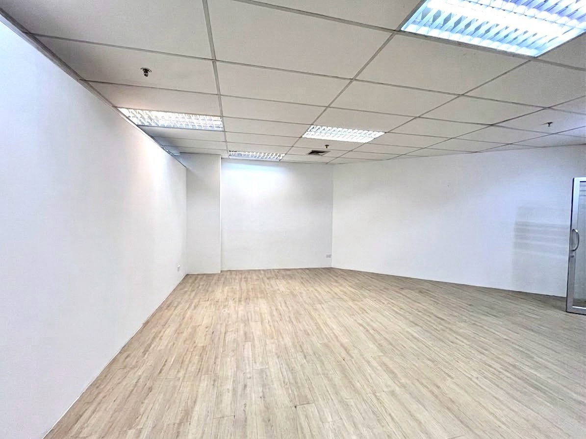 picture Office for rent rama 3 SV City - 3/8
