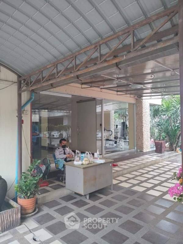 picture Pet-Friendly 2-BR At Grand Park Town Condominium (ID 739749) - 14/26