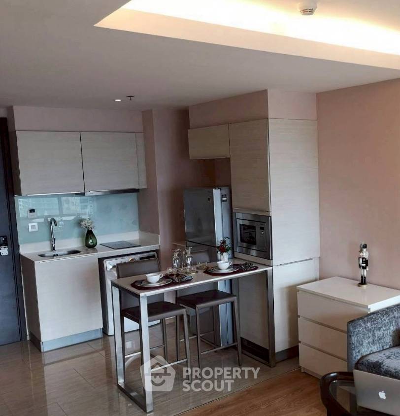 picture 1-BR Condo At H Sukhumvit 43 Near BTS Phrom Phong (ID 3270957) - 3/7