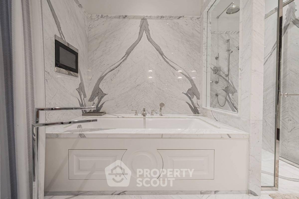picture 2-BR Condo at 98 Wireless near BTS Phloen Chit (ID 3011779) - 4/14