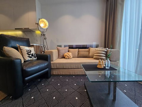 2 ห้องนอน | 2 ห้องน้ำ | BTS Asok | 70 ตร.ม. | 75,000 บาท/เดือน | ชั้น 26 — Muniq Sukhumvit 23 Sukhumvit 23