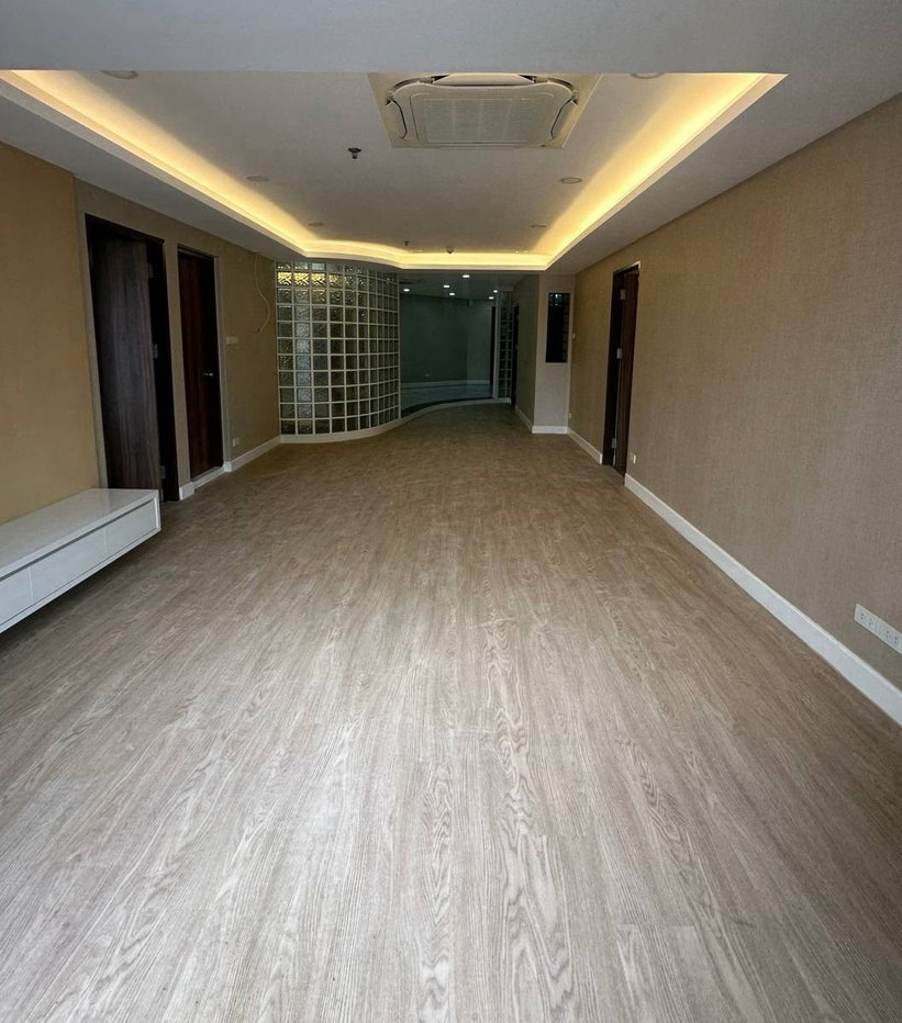 รูป LTHC16118 - Spacious Condo for Sale Nana | Crystal Garden | 212 sq.m. | 3 Beds 2 Baths | BTS Nana | 26 MB - รูปที่ 4/8
