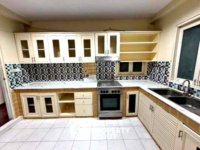 ขายคอนโด : 3 ห้องนอน กว้าง 176 ตารางเมตร Grand Ville House 1 ใกล้ BTS พร้อมพงษ์ (ID 2605120)