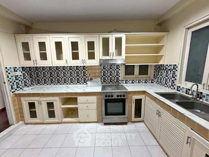 3 ห้องนอน กว้าง 176 ตารางเมตร Grand Ville House 1 ใกล้ BTS พร้อมพงษ์ (ID 2605120)