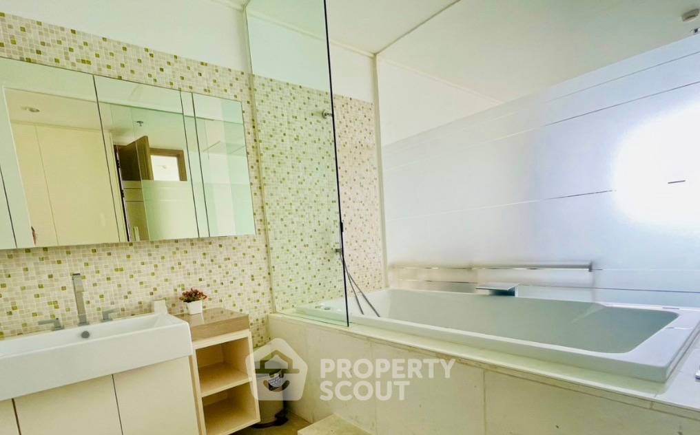 picture 3-BR Condo at Southpoint Pattaya close to Phratamnak (ID 3276396) - 2/7