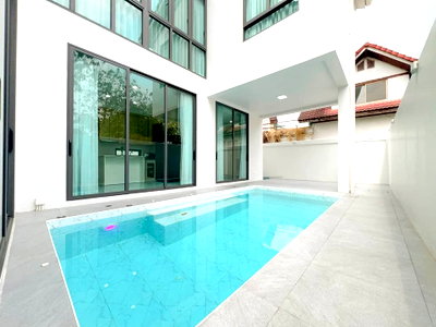 บ้านเดี่ยว ชลบุรี : Pool Villa for Sale Thung Klom Tan Man East Pattaya
