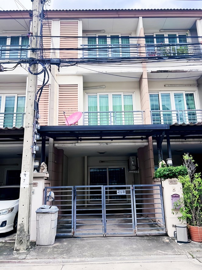 รูป หมู่บ้านคาซ่าซิตี้ 2 สุคนธสวัสดิ์ ทาวน์เฮ้าส์ 3 ชั้น 3 ห้องนอน, 3 ห้องน้ำ ,2 ห้องนั่งเล่น, 1 ห้องครัว เดินทางโคตรสะดวก - รูปที่ 1/14